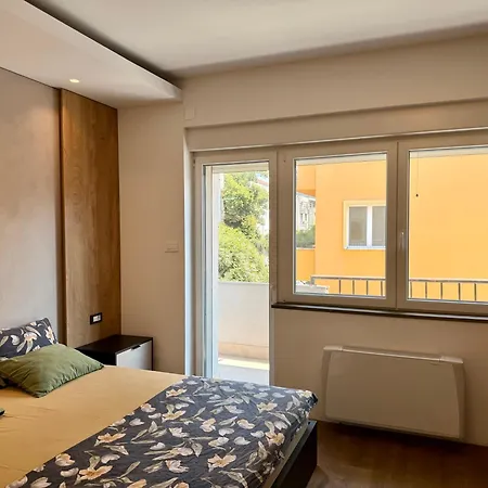 Modern 2br In The Center *